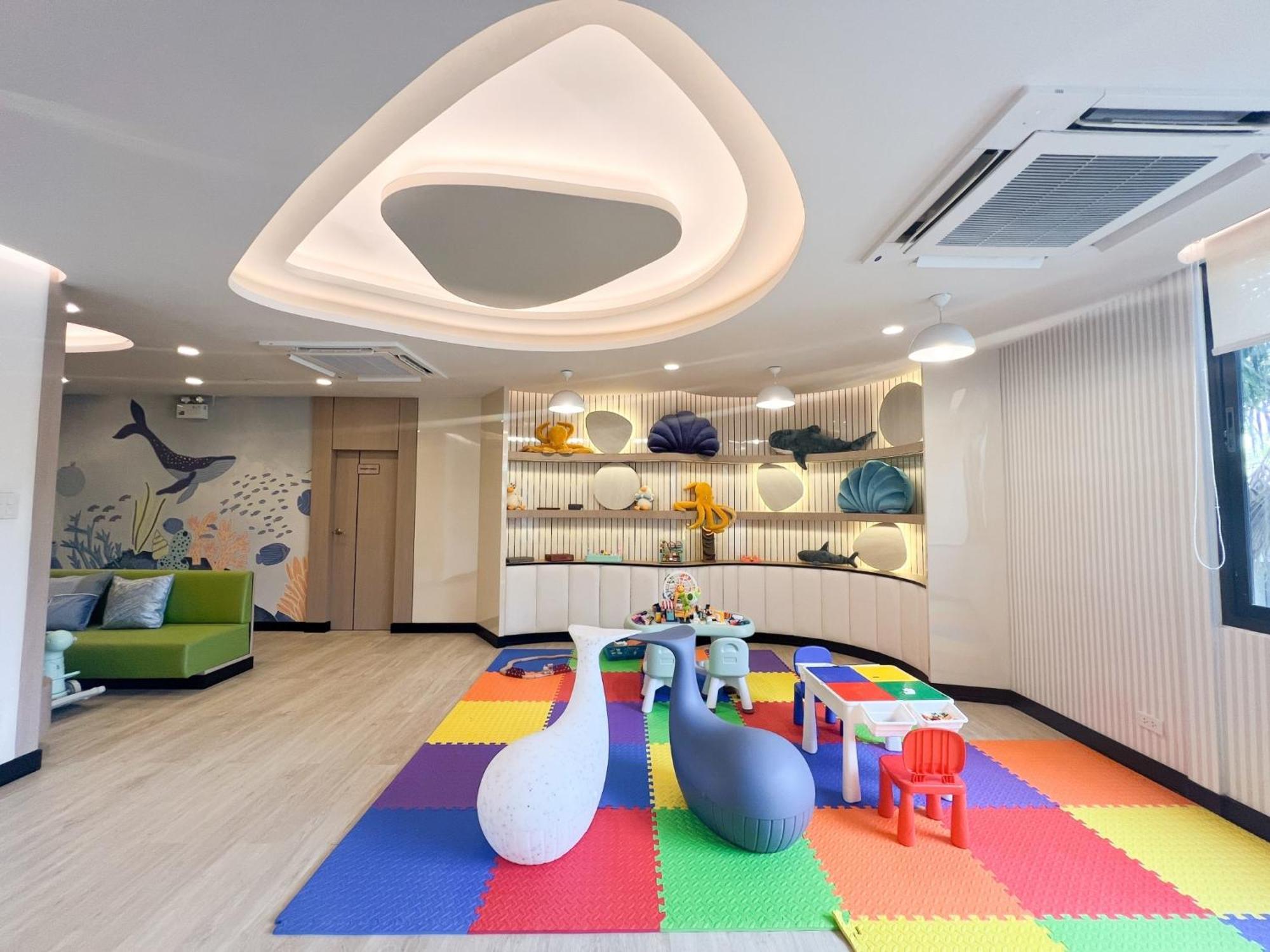 Hotel Novotel Star Convention Centre 4*