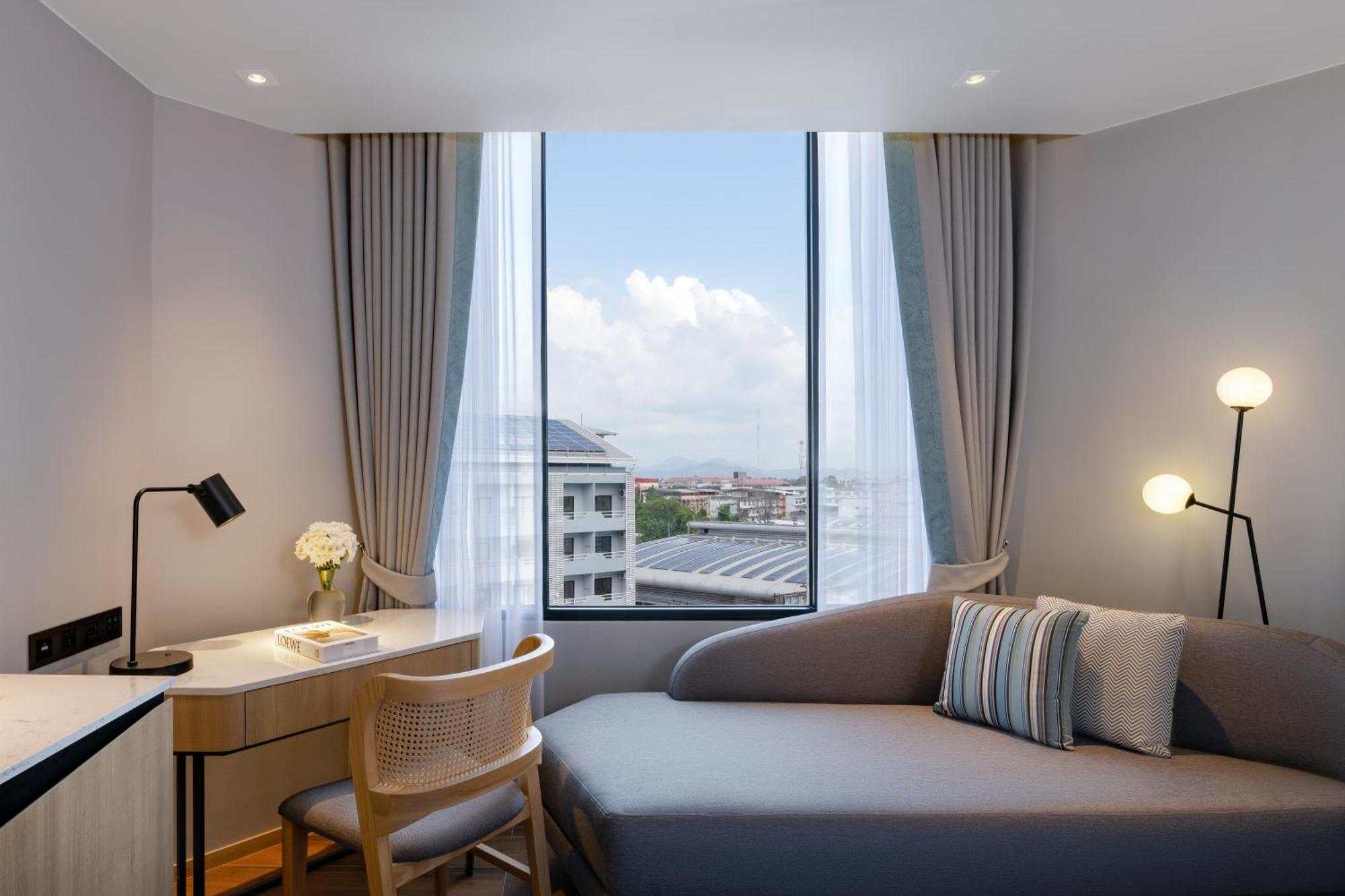 Hotel Novotel Star Convention Centre 4*